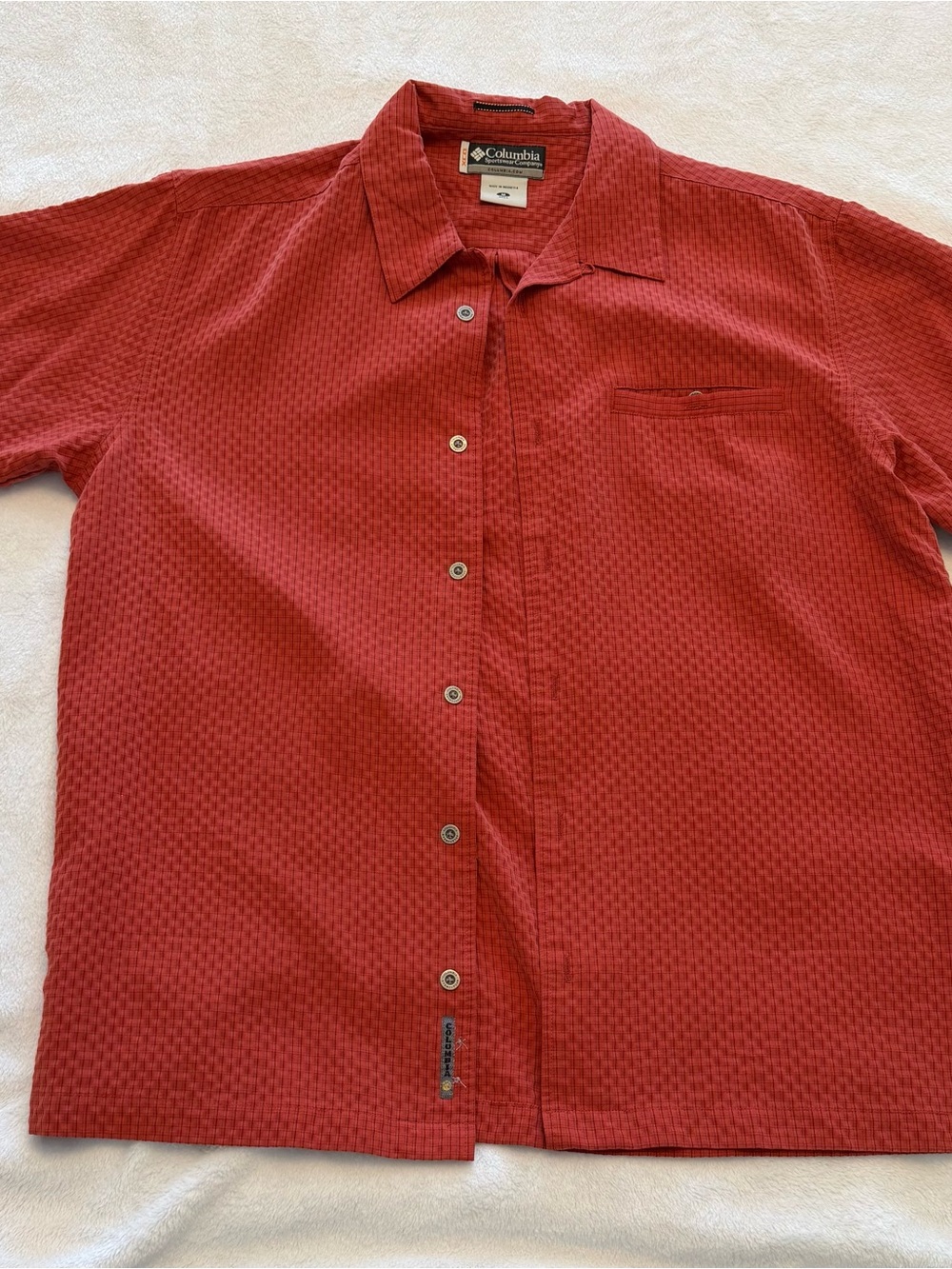 Columbia Men's Textured Button-Down Shirt in Deep Red